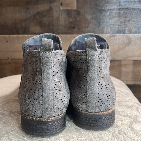 Dr. Scholls Womens Rate Gray Grey Microfiber Perforated Zip Ankle Boots 9 wide - Picture 4 of 9